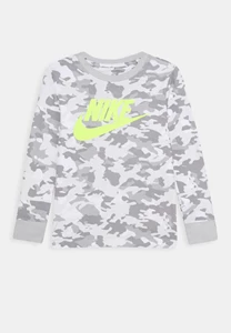 Nike D New Graphic